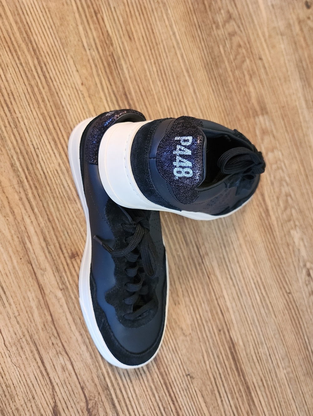 Size 7. P4488  MADE IN ITALI Black Low-Top Sneakers with White Sole